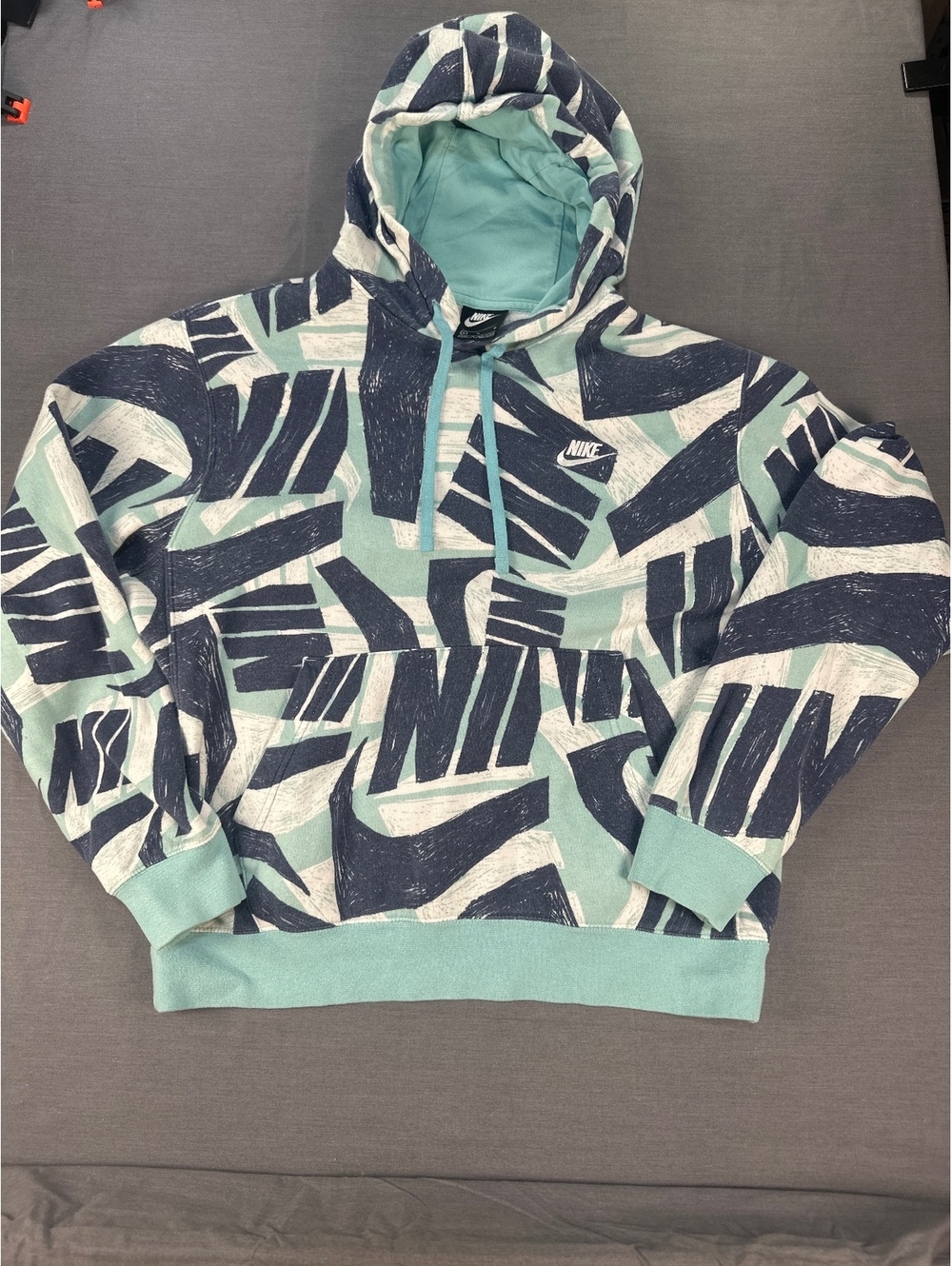 Nike Men's Medium Hoodie Sweatshirt with Bold Logo Print - Cozy Cotton Blend, Te